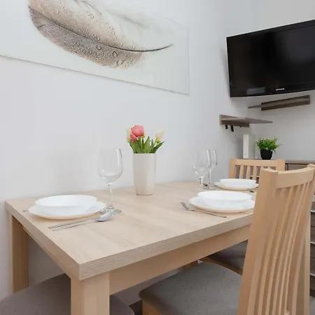 Stylish & Comfortable In Center By Renters شقة *
